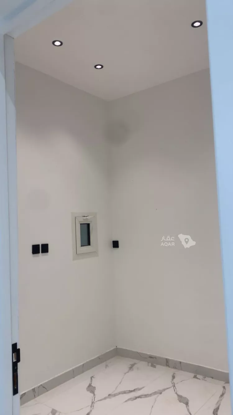 Floor for Rent in Riyadh Al Arid 3