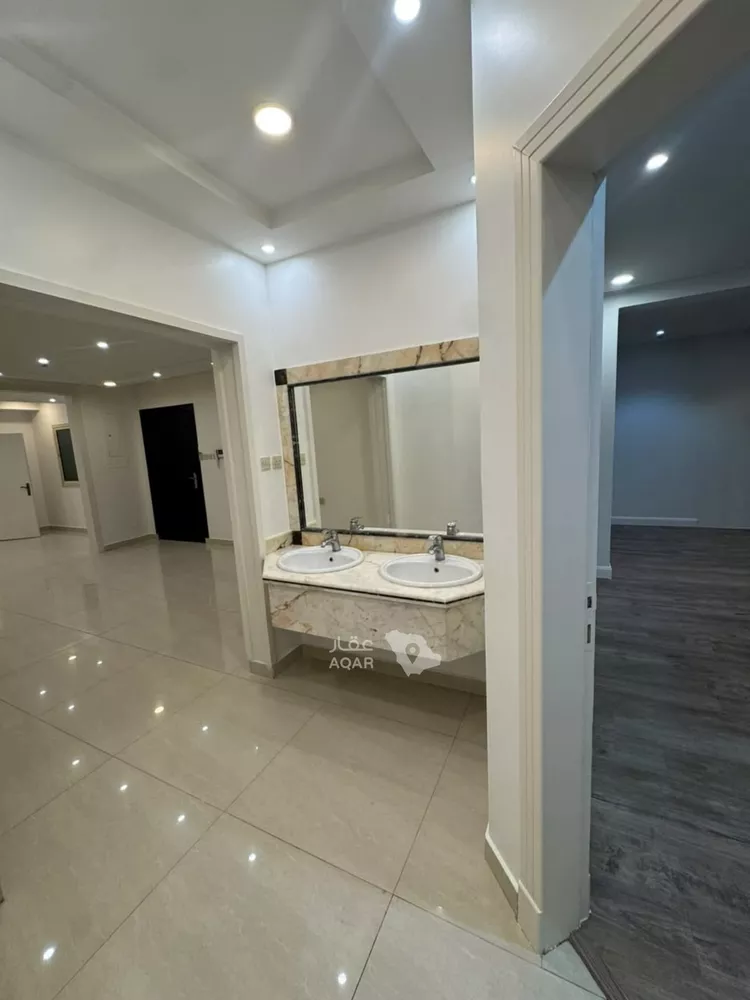 Floor for Rent in Riyadh Al Yasmin 9