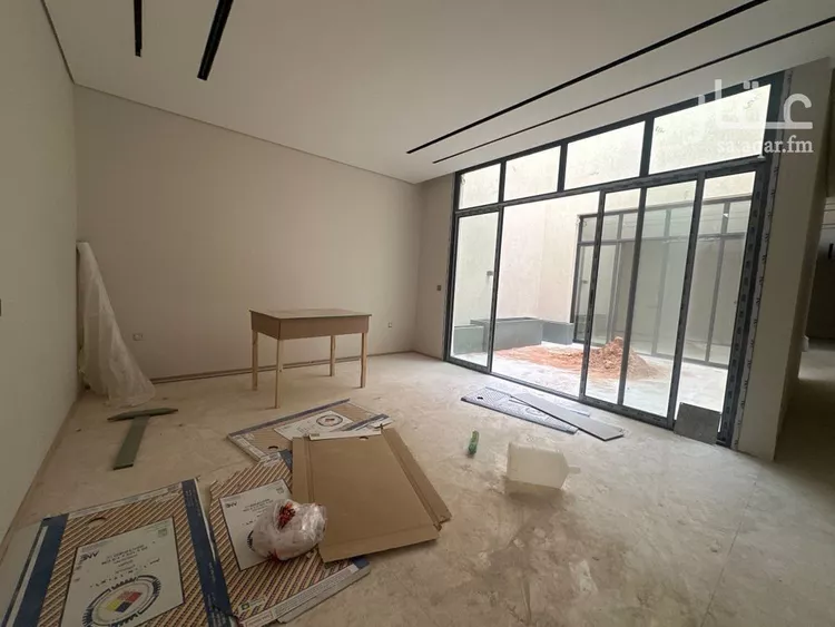 Floor for Sale in Riyadh Al Arid 8