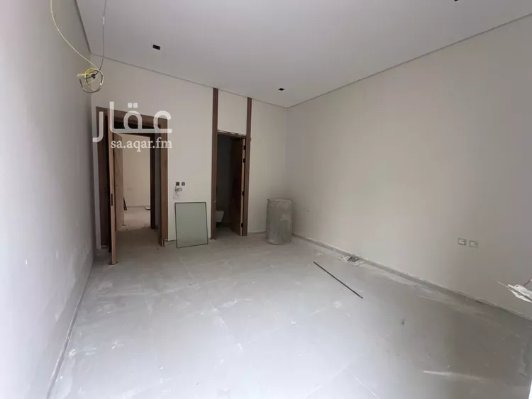 Floor for Sale in Riyadh Al Arid 9
