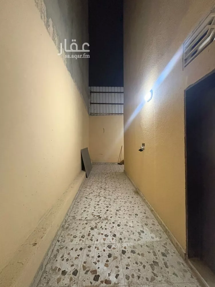 شقة للإيجار في شارع الأمير مساعد بن عبدالرحمن بن فيصل, حي العريجاء الأوسط, مدينة الرياض, منطقة الرياض 8