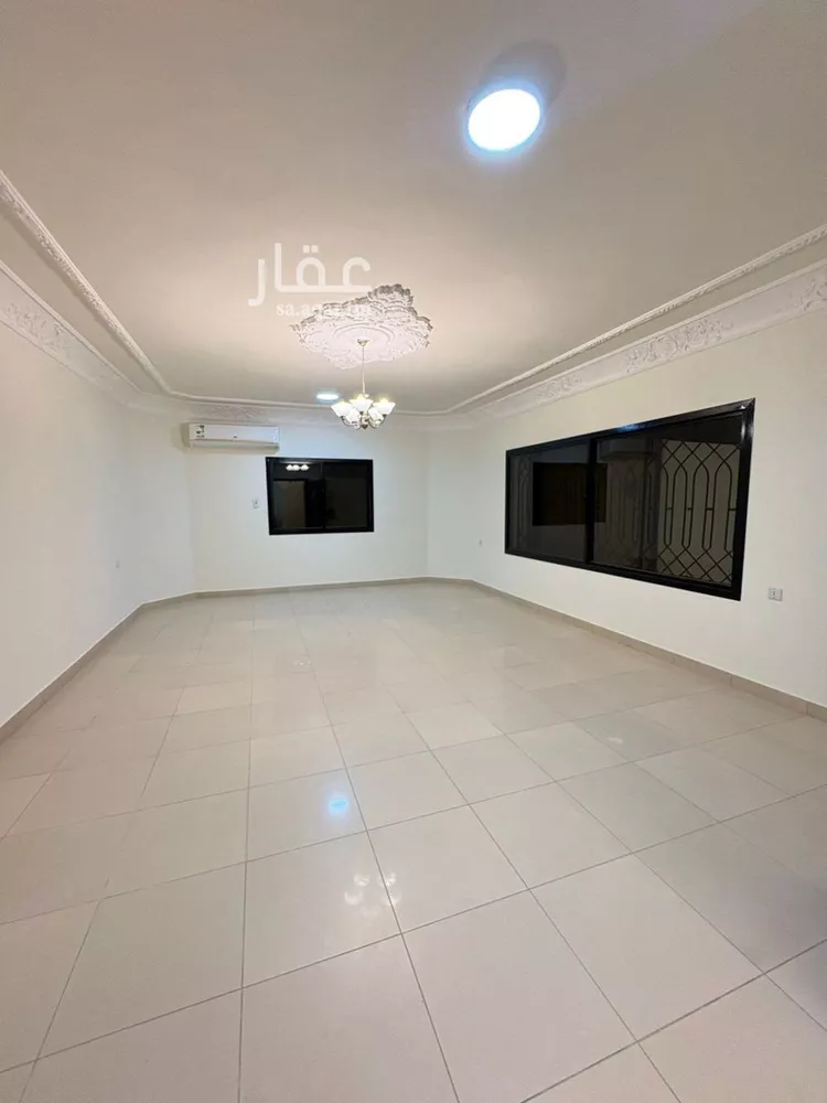 فيلا للإيجار في شارع ابي بكر الصديق الفرعي, حي النزهة, مدينة الرياض, منطقة الرياض صورة 2