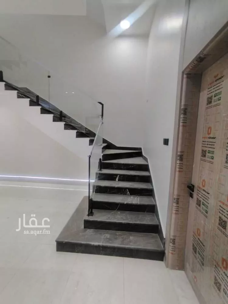 فيلا للبيع في شارع محمد الشويعر, حي ضاحية الملك فهد, مدينة الدمام, المنطقة الشرقية 6