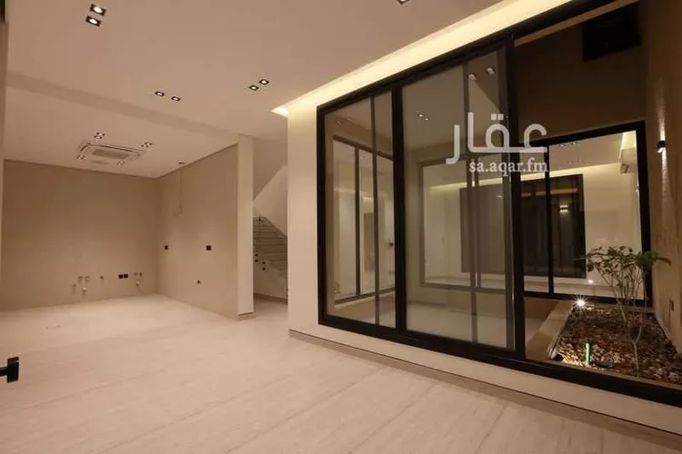 Floor for Sale in Riyadh Ar Rimal 8