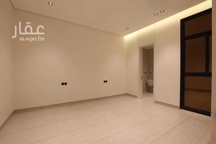 Floor for Sale in Riyadh Ar Rimal 7