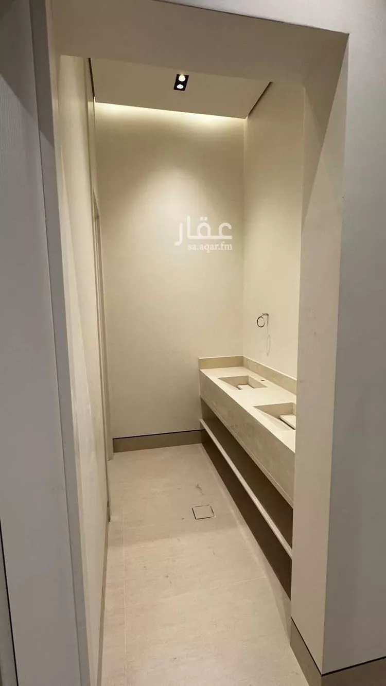 فيلا للبيع في شارع أحمد بن أصبغ, حي الصفاء, مدينة الرياض, منطقة الرياض 13