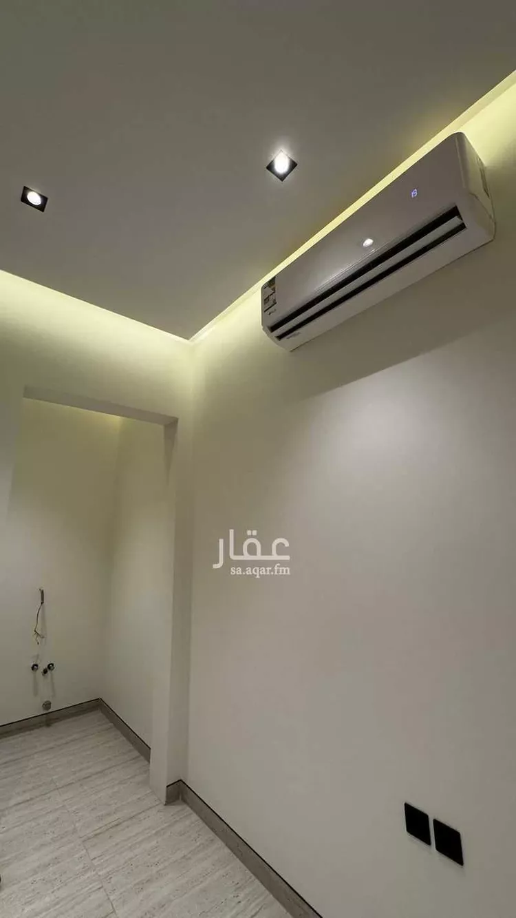 Floor for Sale in Riyadh Ar Rimal 11