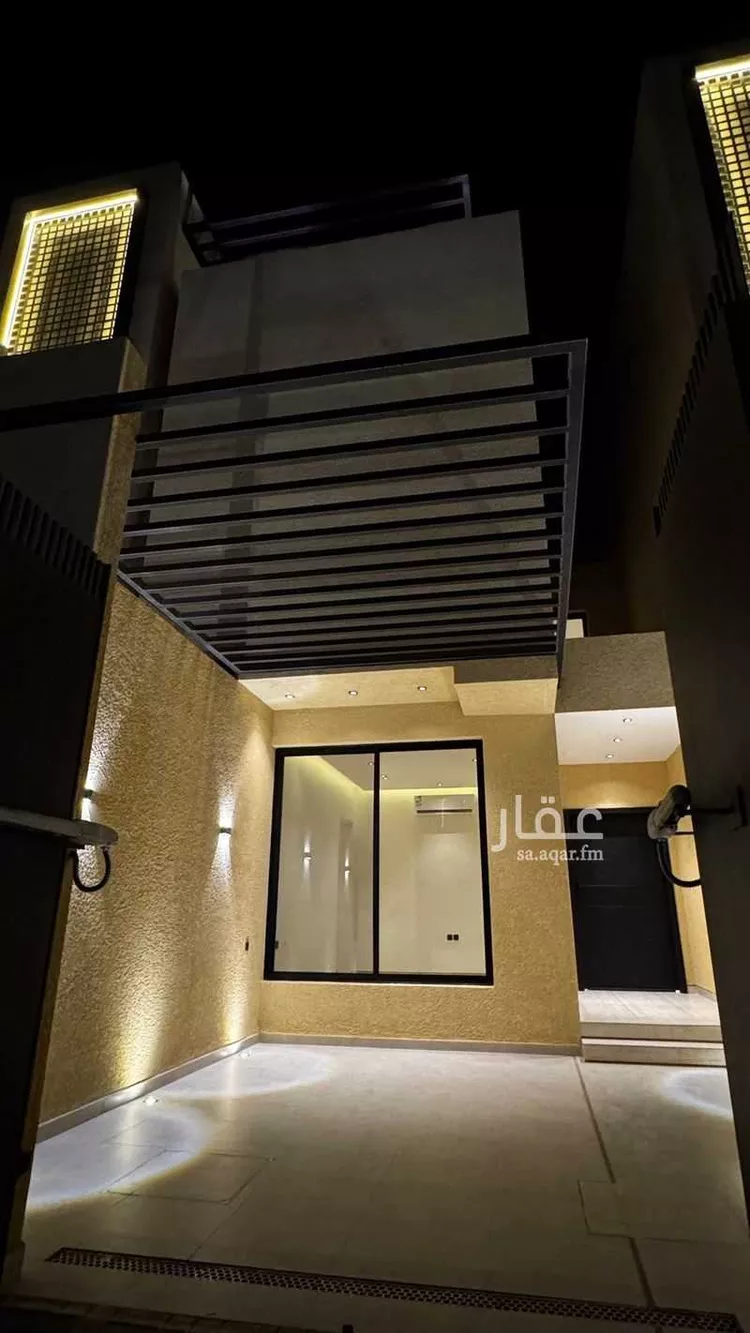 Floor for Sale in Riyadh Ar Rimal 14