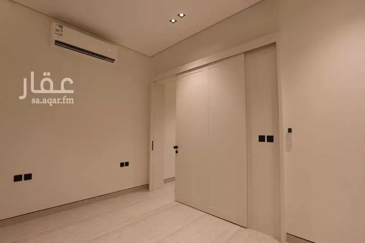 Floor for Sale in Riyadh Ar Rimal 9
