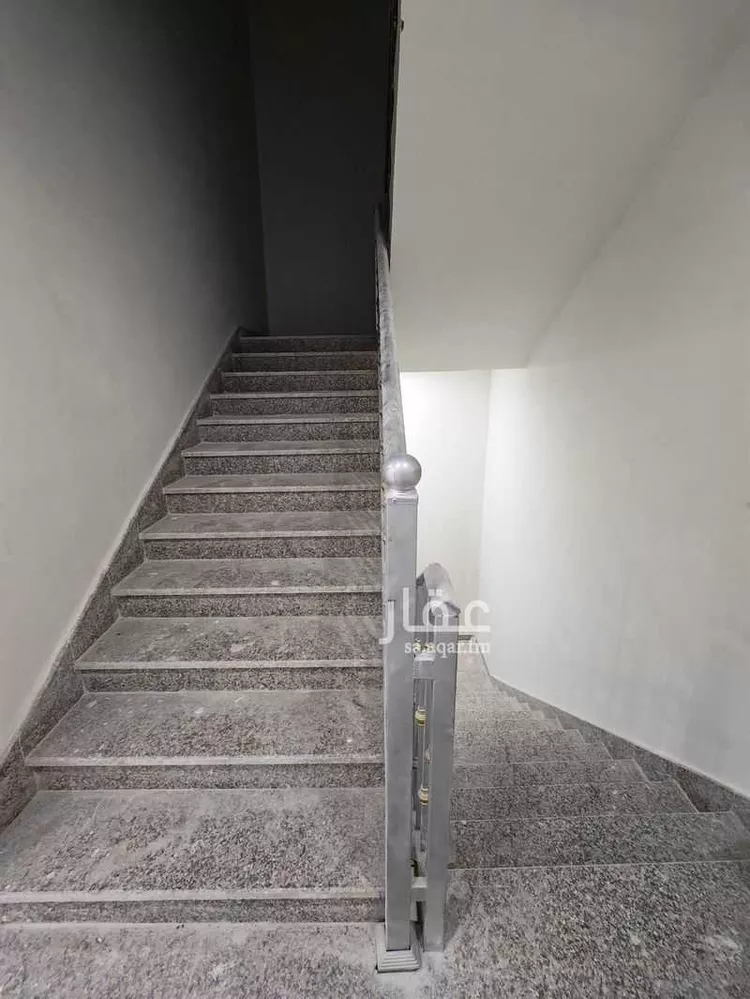 Shop for Rent in Medina King Fahd صورة 2