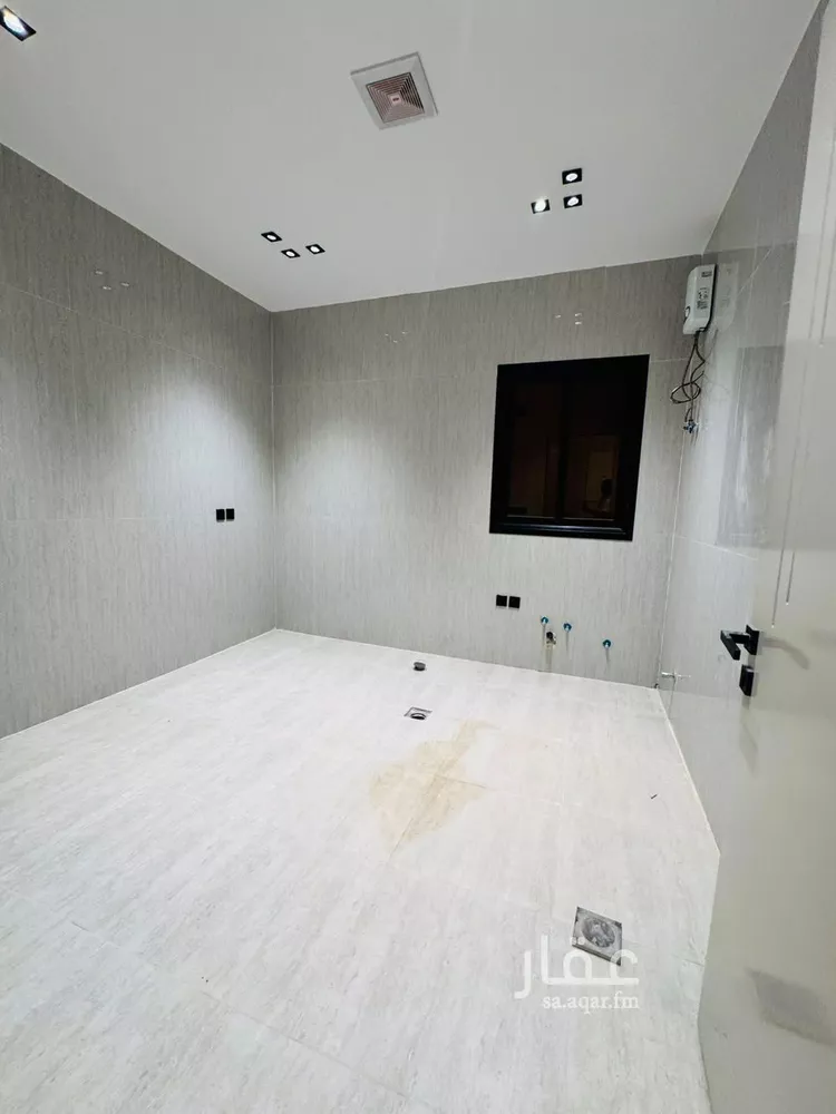 Floor for Sale in Riyadh Al Janadriyah