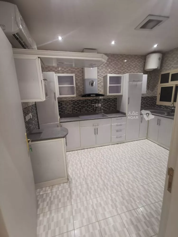 Floor for Rent in Riyadh Qurtubah 10