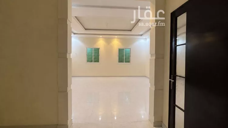 فيلا للبيع في شارع جبل المشايخ, حي القادسية, مدينة الرياض, منطقة الرياض صورة 4