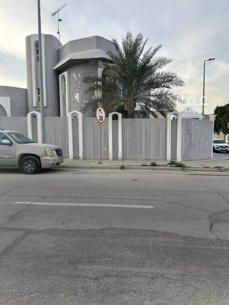 فيلا للبيع في شارع بن النفيس, حي الدوحة الشمالية, مدينة الظهران, المنطقة الشرقية صورة 3