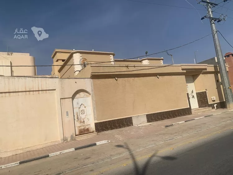 فيلا للبيع في شارع الملك فهد ابن عبدالعزيز سعود, حي السد, مدينة حريملاء, منطقة الرياض صورة 2