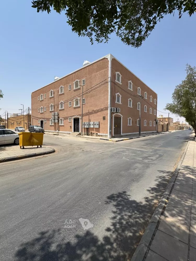 عمارة للبيع في شارع الملك فيصل, حي الملك فهد, مدينة المجمعة, منطقة الرياض 2