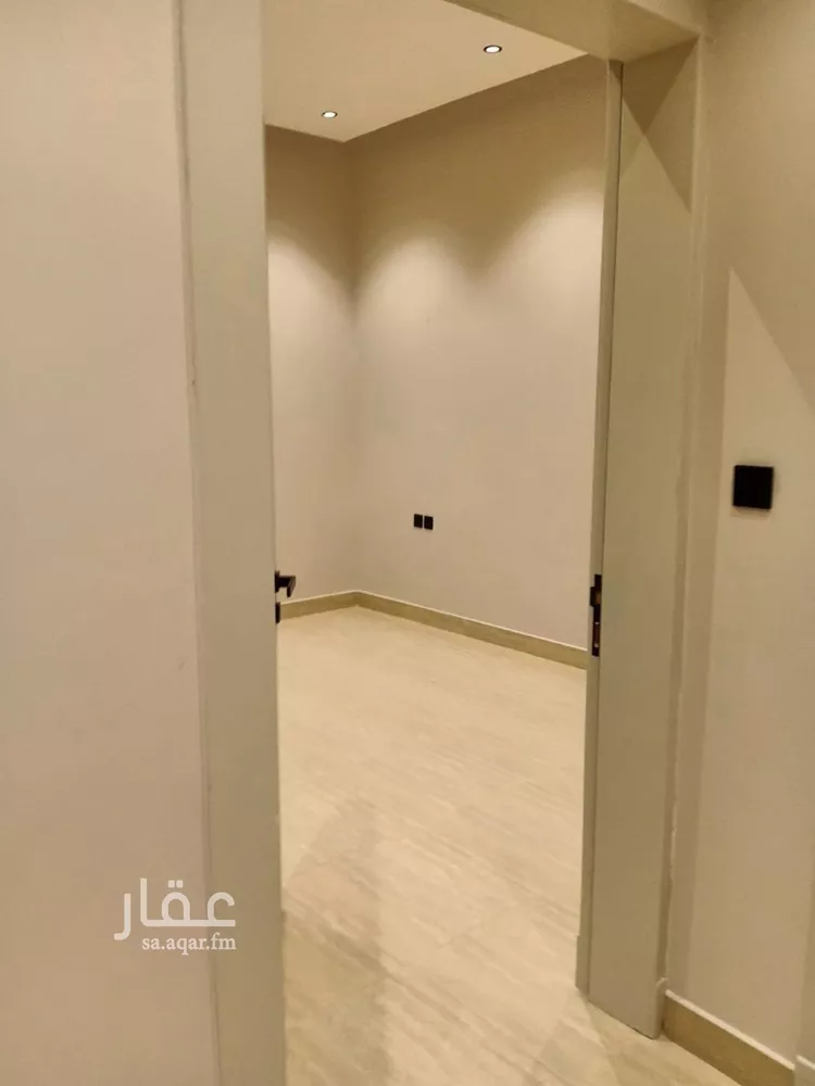 Floor for Sale in Riyadh King Faisal 6