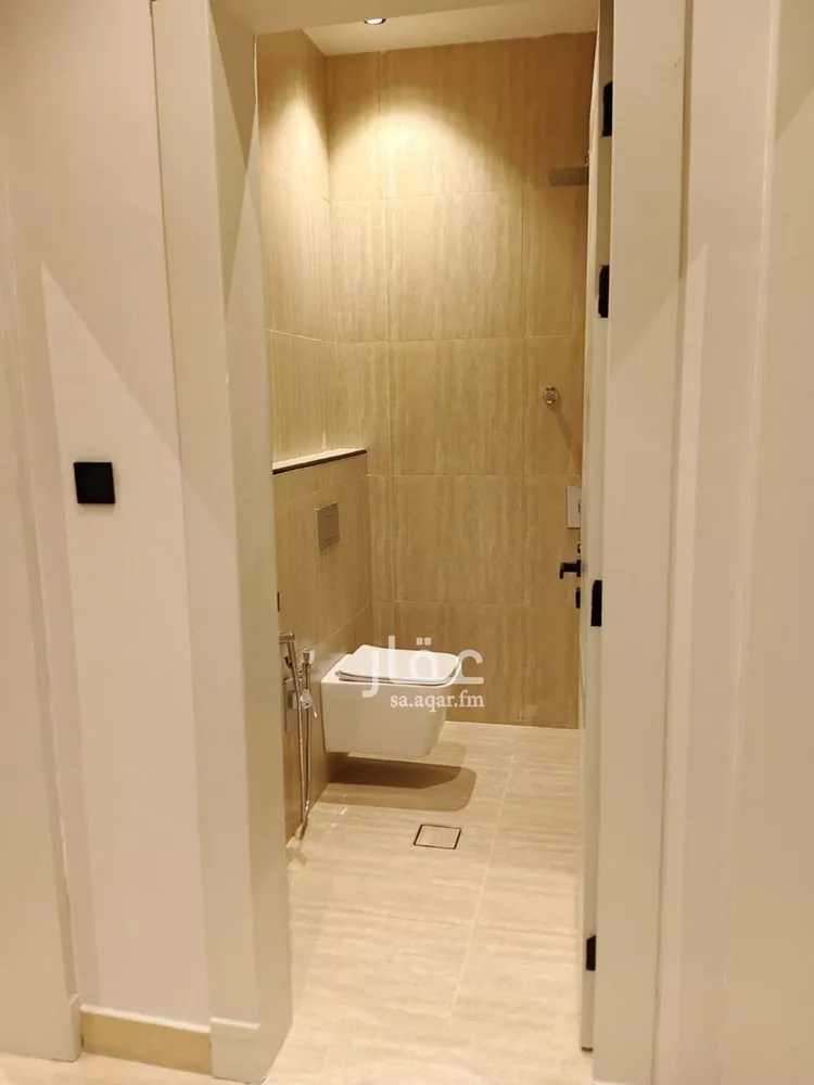 Floor for Sale in Riyadh King Faisal 8