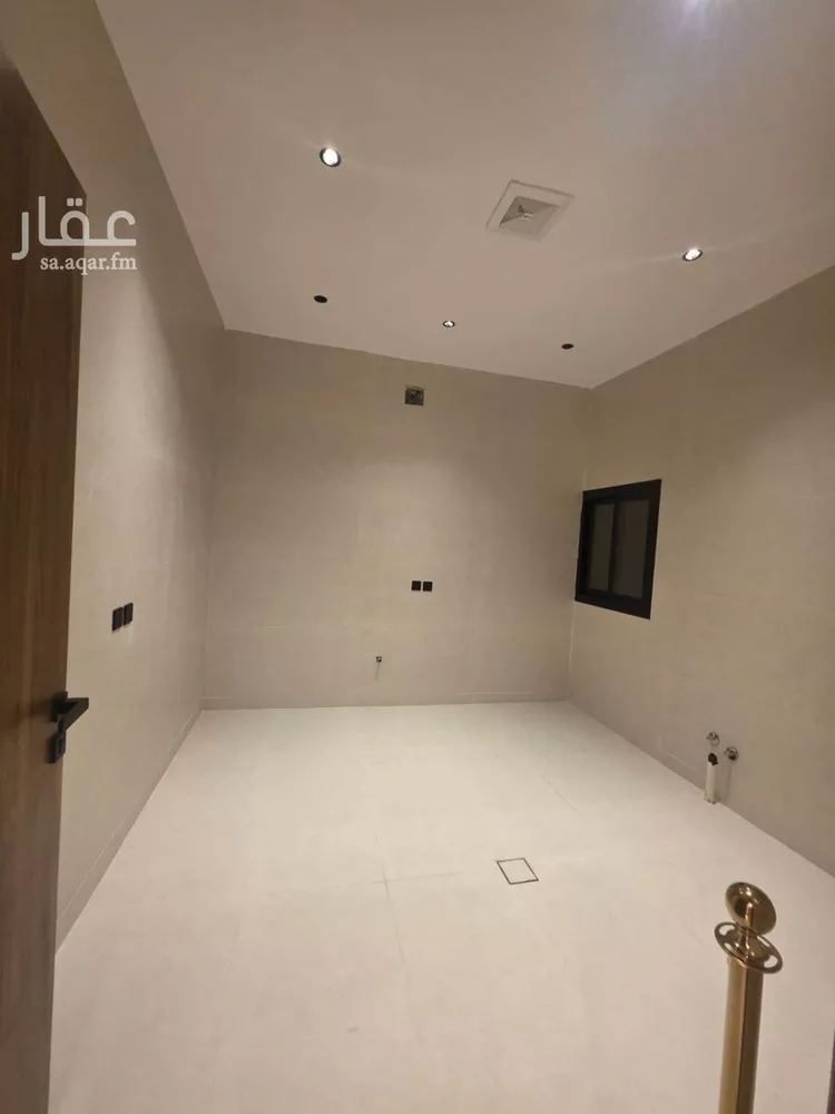 دور للبيع في شارع سعد بن هديب, حي عكاظ, مدينة الرياض, منطقة الرياض صورة 3