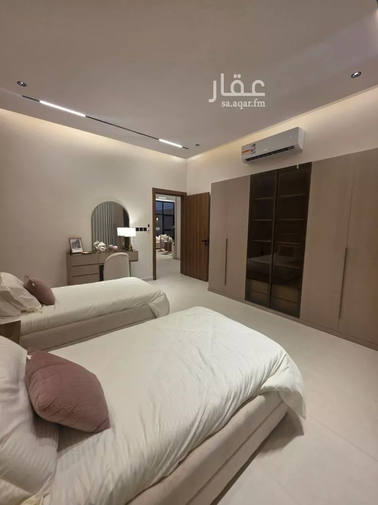 دور للبيع في شارع طريق النفود, حي عكاظ, مدينة الرياض, منطقة الرياض 12