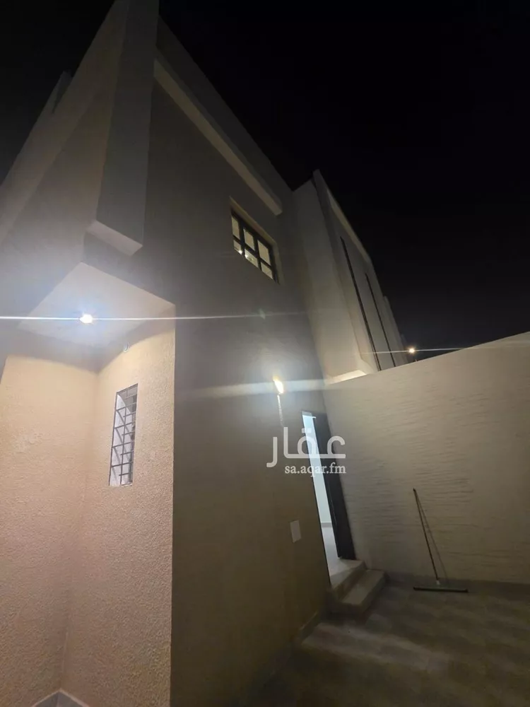 دور للبيع في شارع العزيزية الفرعي, حي الدار البيضاء, مدينة الرياض, منطقة الرياض 8