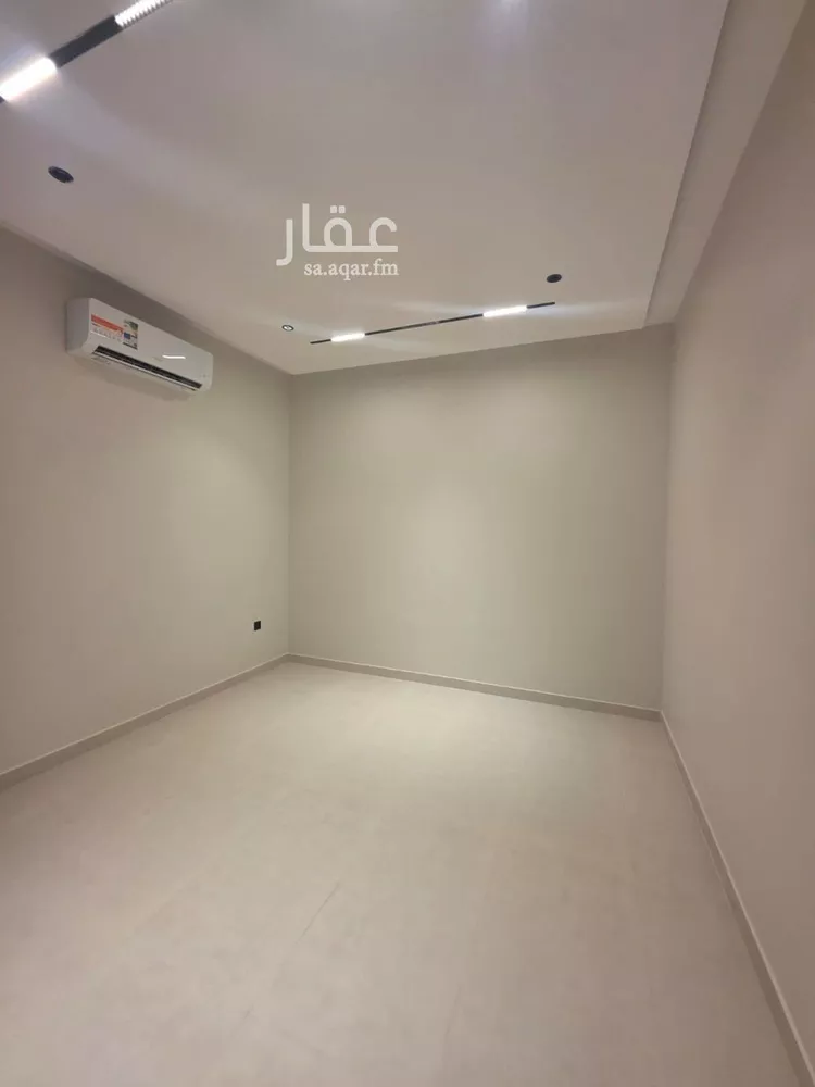 دور للبيع في شارع سعد بن هديب, حي عكاظ, مدينة الرياض, منطقة الرياض 7