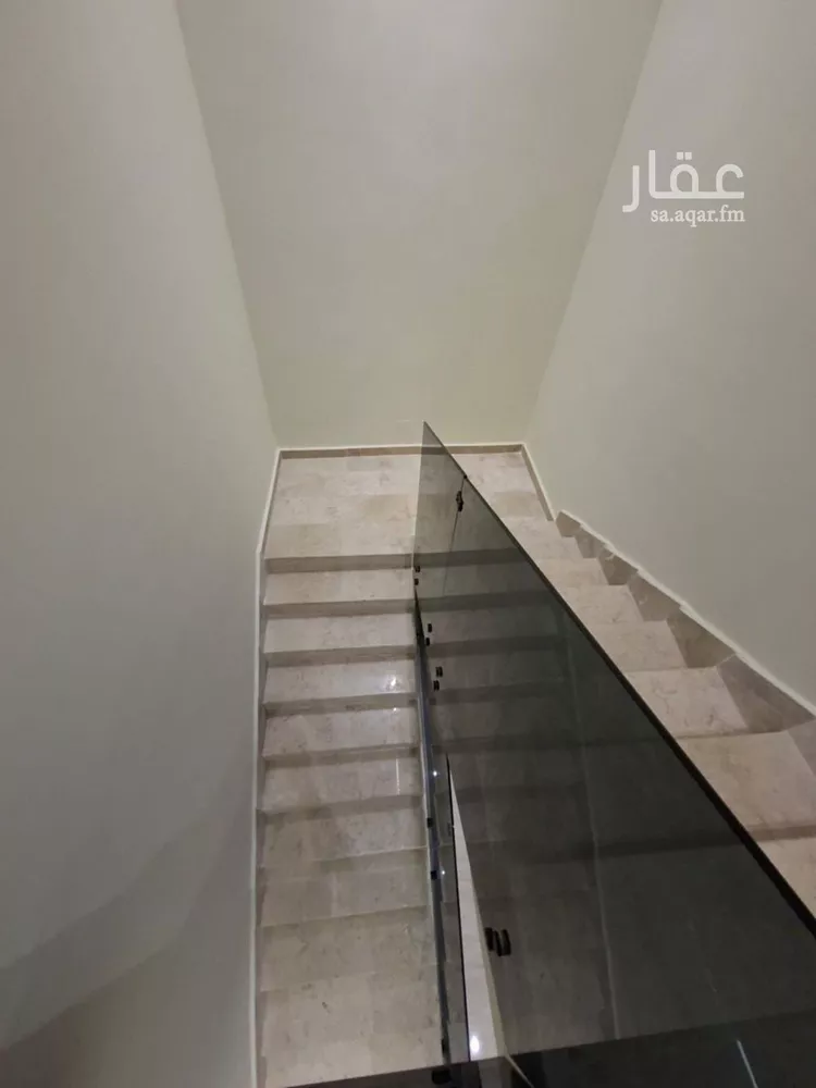 فيلا للبيع في شارع ابن سيدة اللغوي, حي عكاظ, مدينة الرياض, منطقة الرياض 7