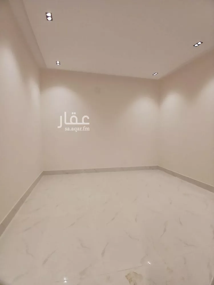 فيلا للبيع في شارع عيسى بن أبان, حي طيبة, مدينة الرياض, منطقة الرياض 9