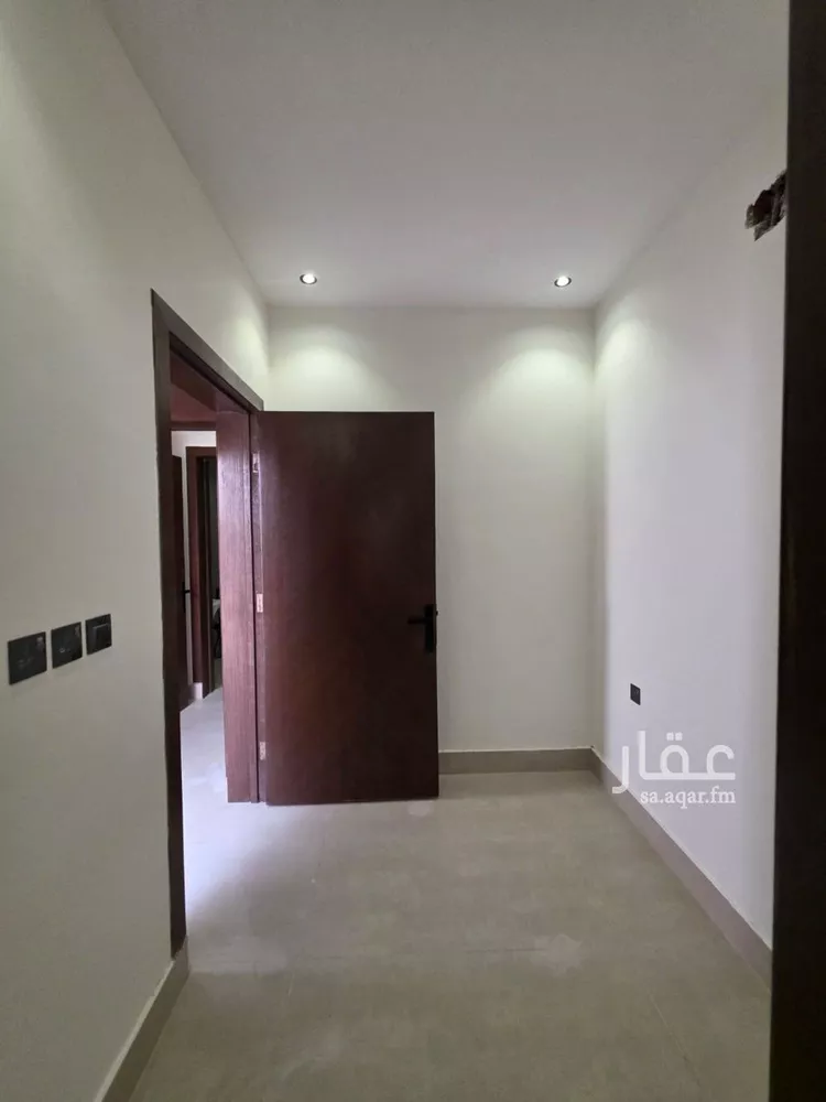 فيلا للبيع في شارع الأمير عبدالرحمن بن سعود بن عبدالعزيز, حي طويق, مدينة الرياض, منطقة الرياض 15