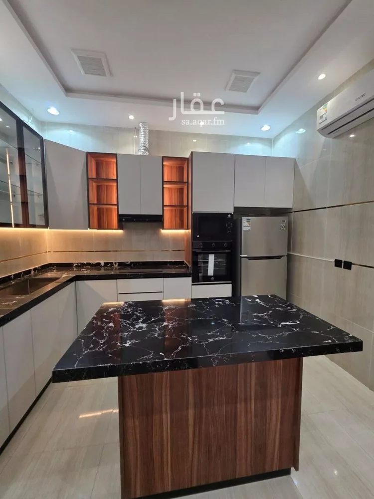 فيلا للبيع في شارع النسور, حي طيبة, مدينة الرياض, منطقة الرياض 14