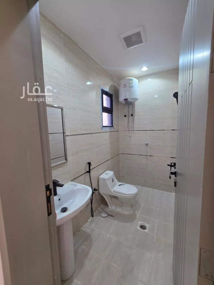 دور للبيع في شارع النسور, حي طيبة, مدينة الرياض, منطقة الرياض صورة 4