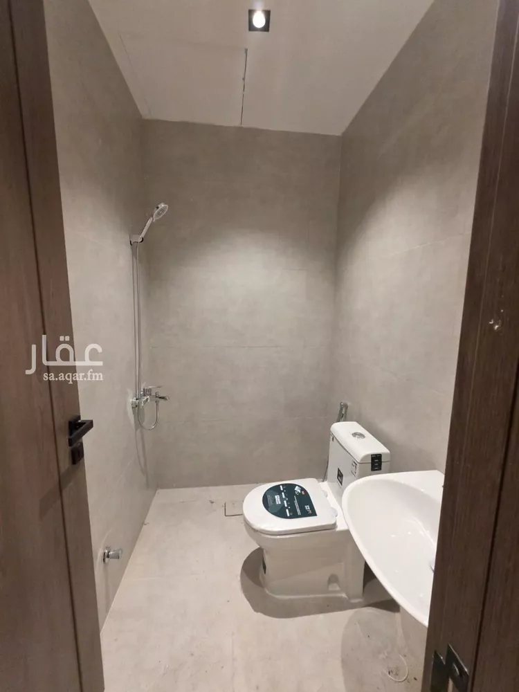 فيلا للبيع في شارع حاسم, حي العريجاء الغربي, مدينة الرياض, منطقة الرياض صورة 2