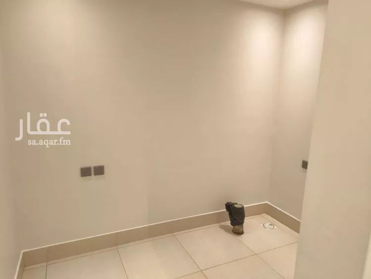 شقة للإيجار في شارع الشيخ عبدالله بن جبرين, حي القيروان, مدينة الرياض, منطقة الرياض صورة 4