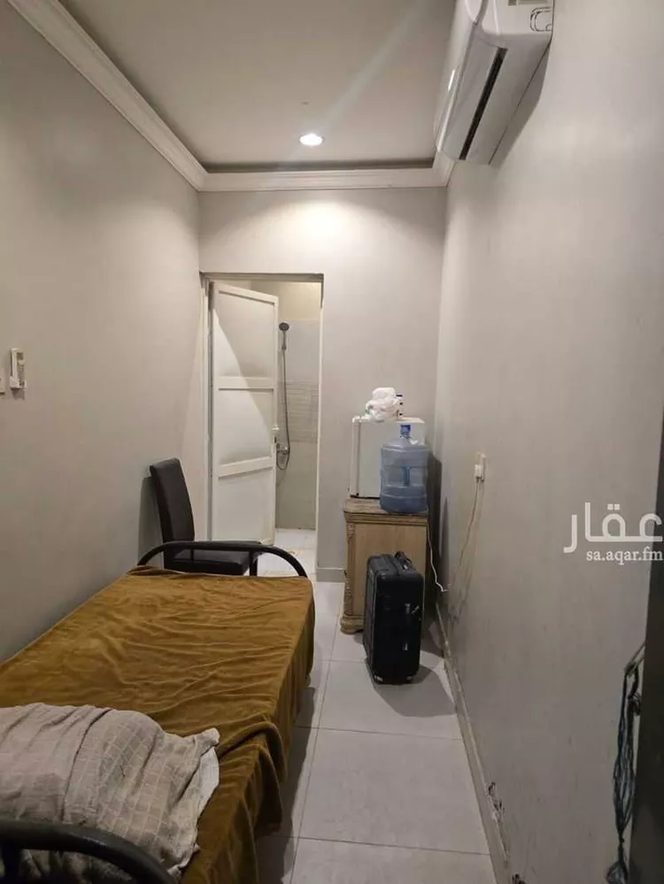 غرفة للإيجار في شارع سلمان بن مالك, حي العزيزية, مدينة الرياض, منطقة الرياض