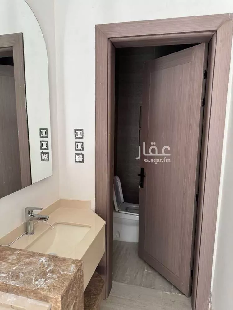 فيلا للبيع في شارع دومة الجندل, حي الصواري, مدينة الخبر, المنطقة الشرقية