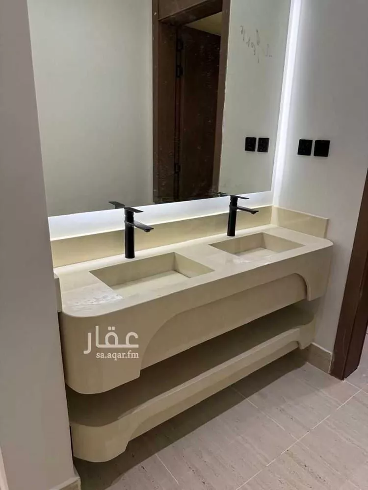 Floor for Sale in Riyadh Ash Sharq 11