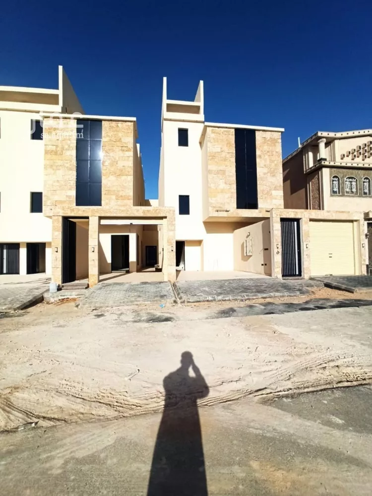 Floor for Sale in Riyadh Dhahrat Namar