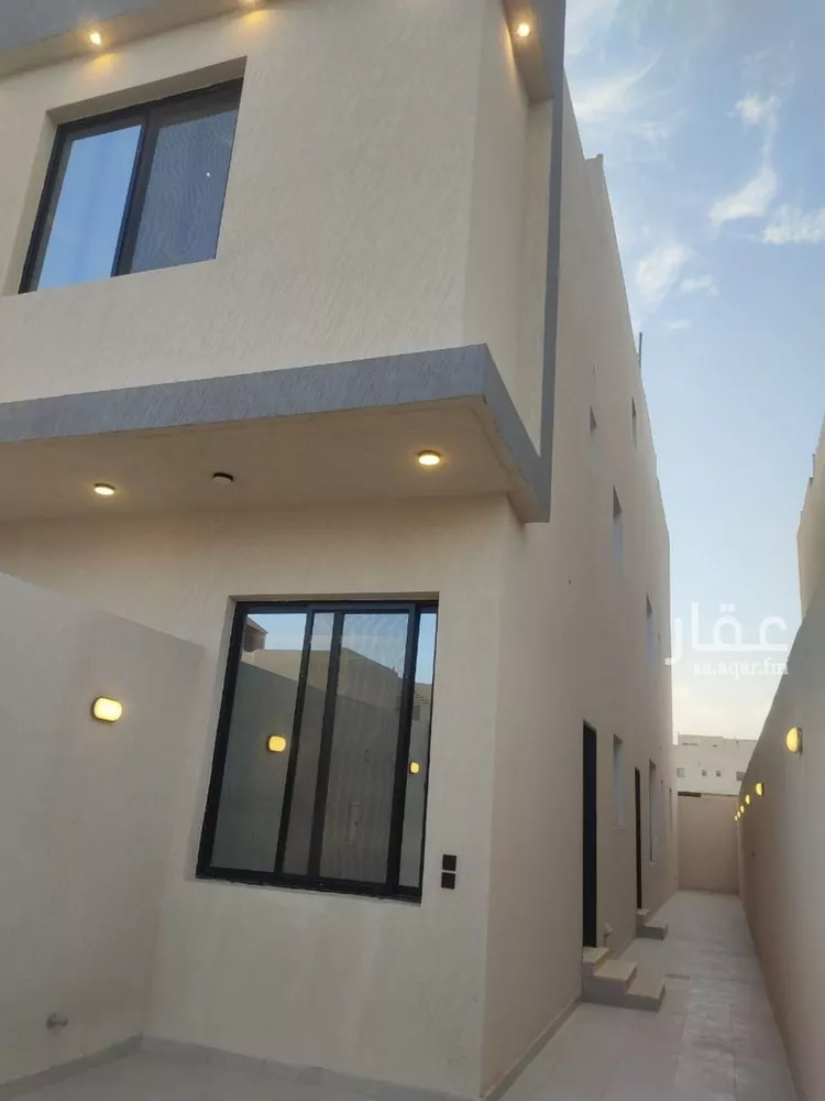 دور للبيع في شارع عبدالرحمن بن عثمان جمال, حي بدر, مدينة الرياض, منطقة الرياض صورة 2