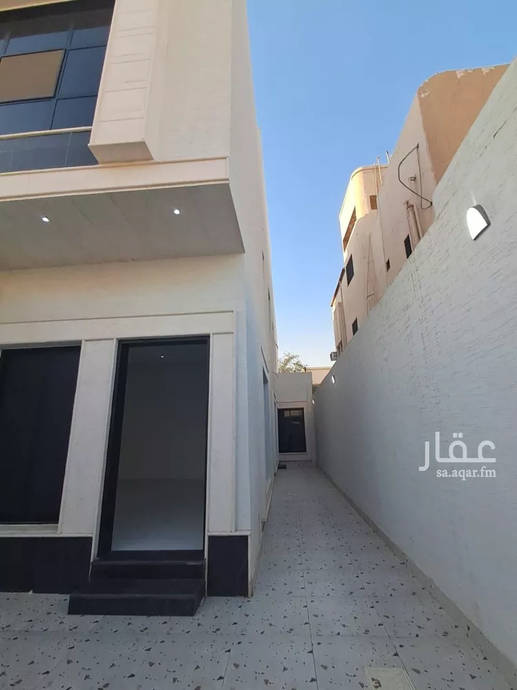Floor for Sale in Riyadh Al Uraija Al Gharbiyah صورة 3