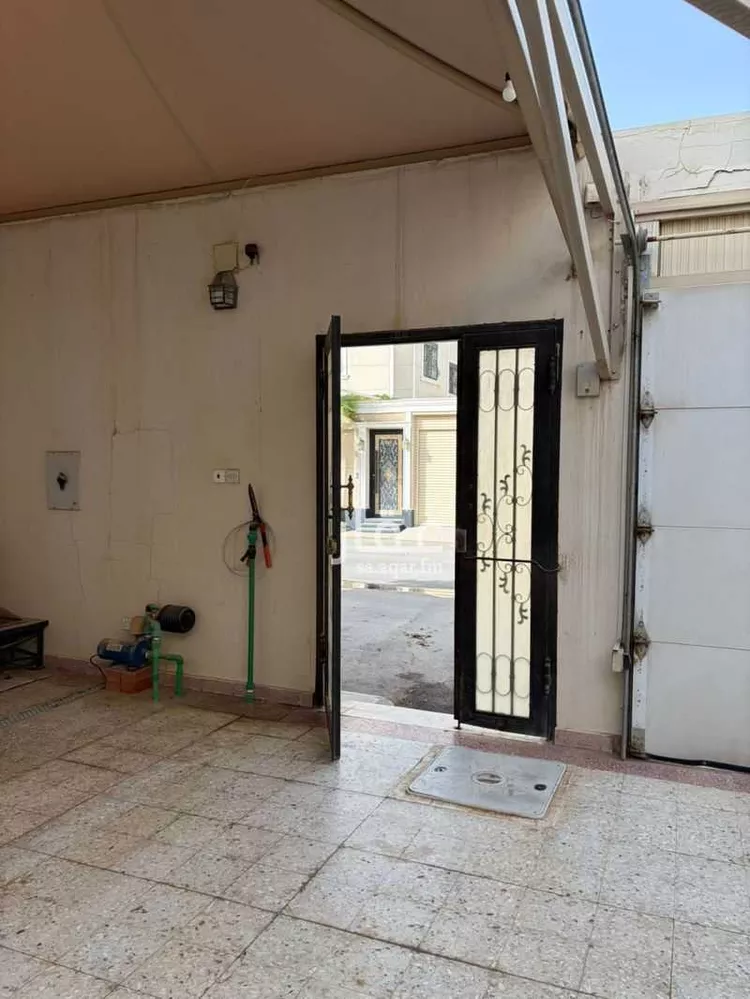 فيلا للبيع في شارع العقدة, حي السلام, مدينة الرياض, منطقة الرياض صورة 5