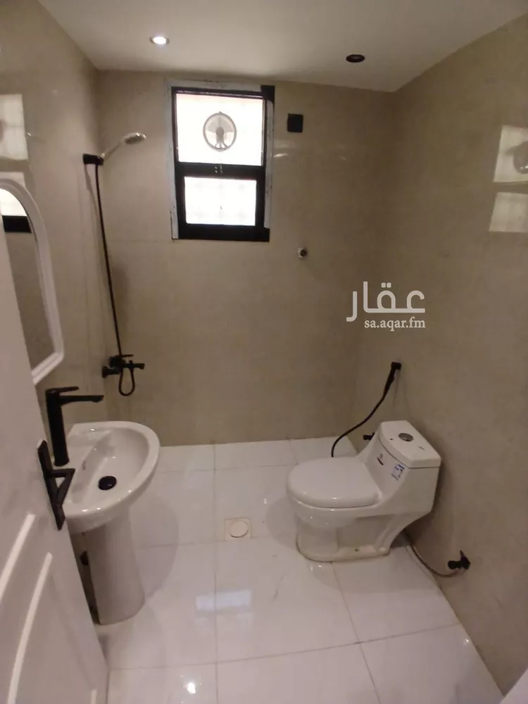 شقة للإيجار في شارع عبدالله بن شهيوين, حي الملقا, مدينة الرياض, منطقة الرياض 4