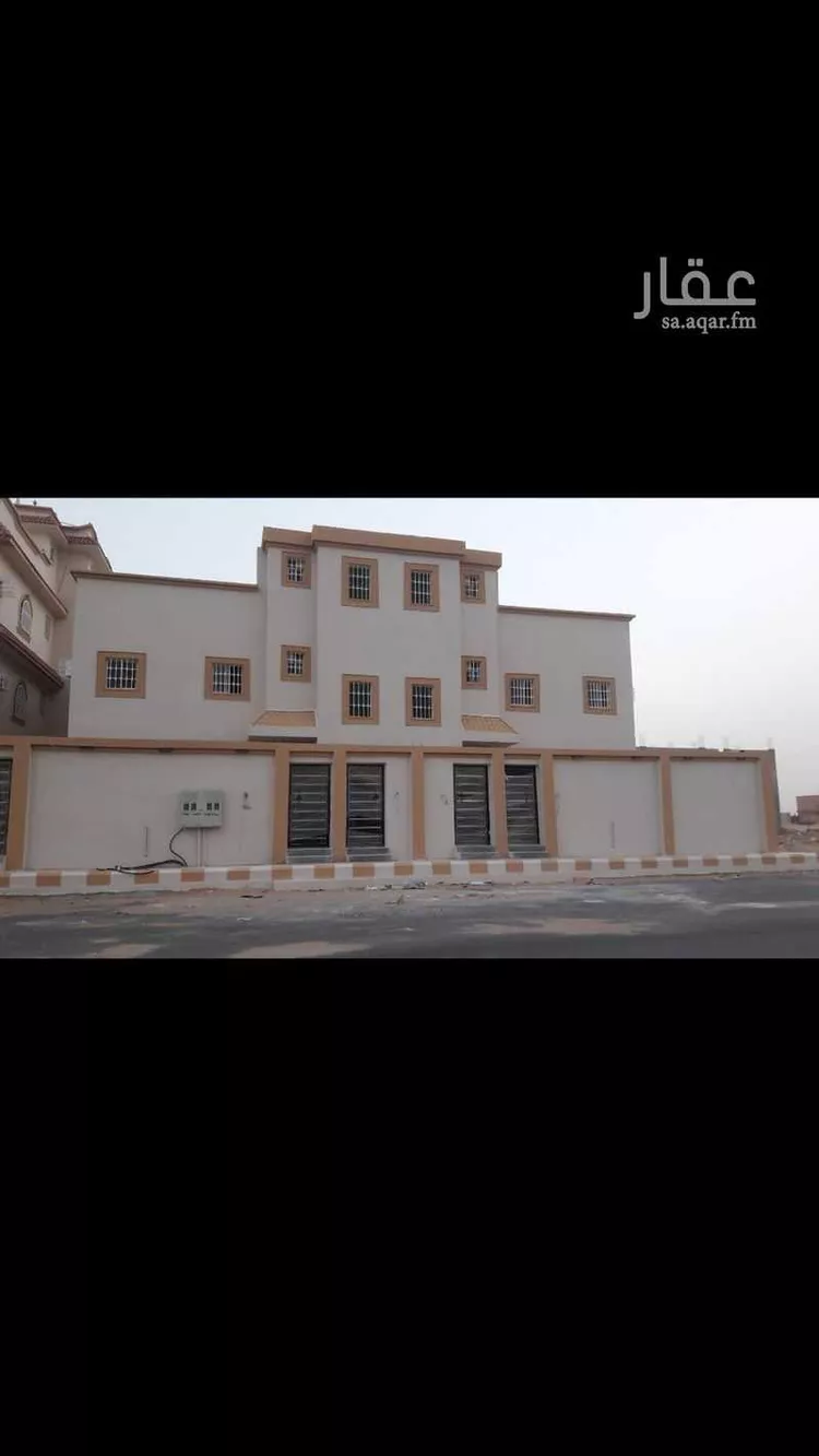 عمارة للبيع في شارع شارع الرياض, حي النزهة, مدينة شرورة, منطقة نجران