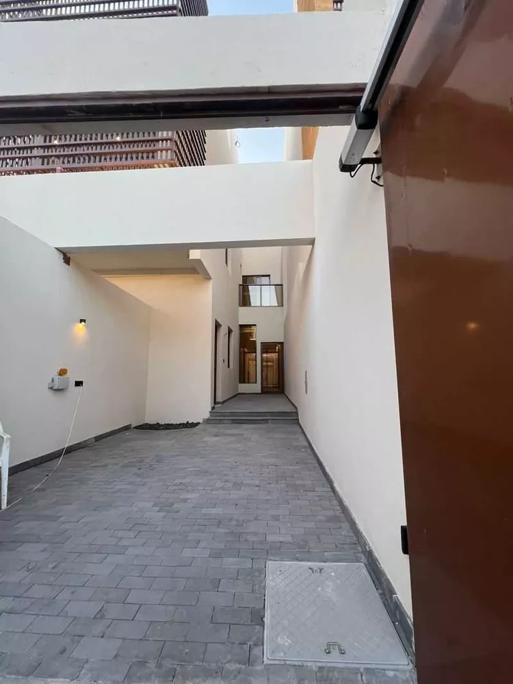 دور للبيع في شارع علي بن سعادة ، حي الريان ، الرياض ، منطقة الرياض صورة 3