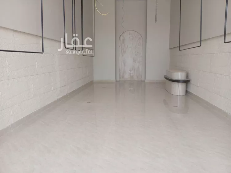 Shop for Rent in Riyadh Al Malqa صورة 2