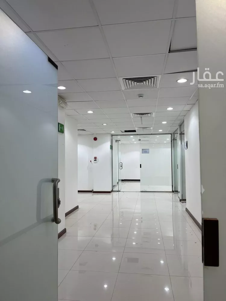مكتب تجاري للإيجار في شارع انس بن مالك, حي الملقا, مدينة الرياض, منطقة الرياض