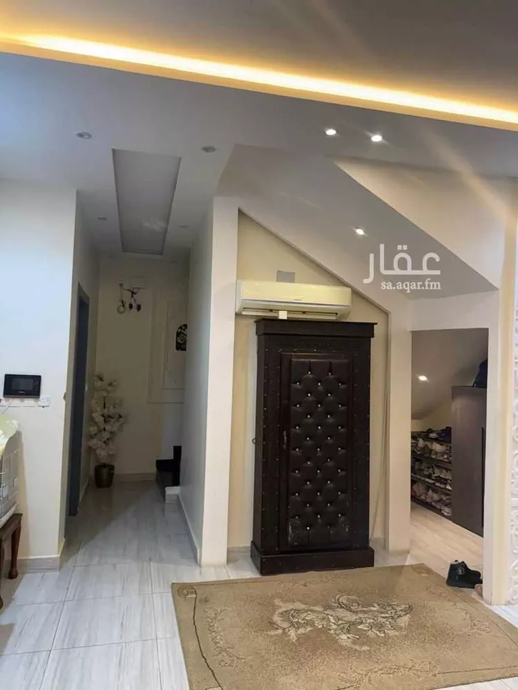 فيلا للبيع في شارع الميدان بن صخر, حي الرمال, مدينة الرياض, منطقة الرياض 9
