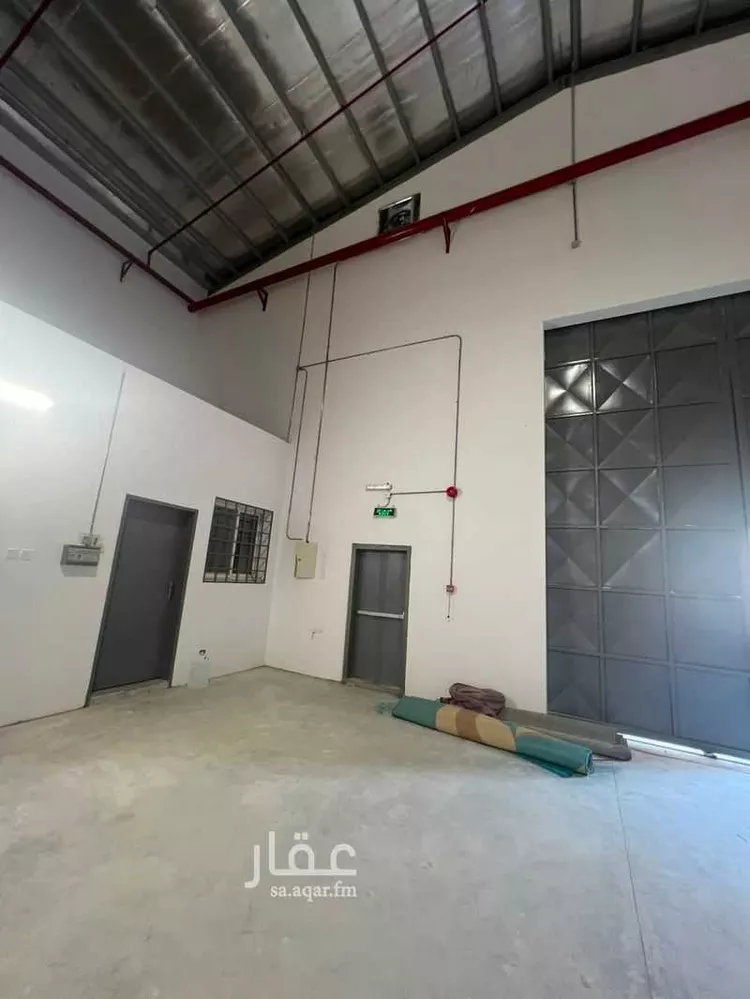 مستودع للإيجار في شارع المديفع, حي طيبة, مدينة الرياض, منطقة الرياض 13