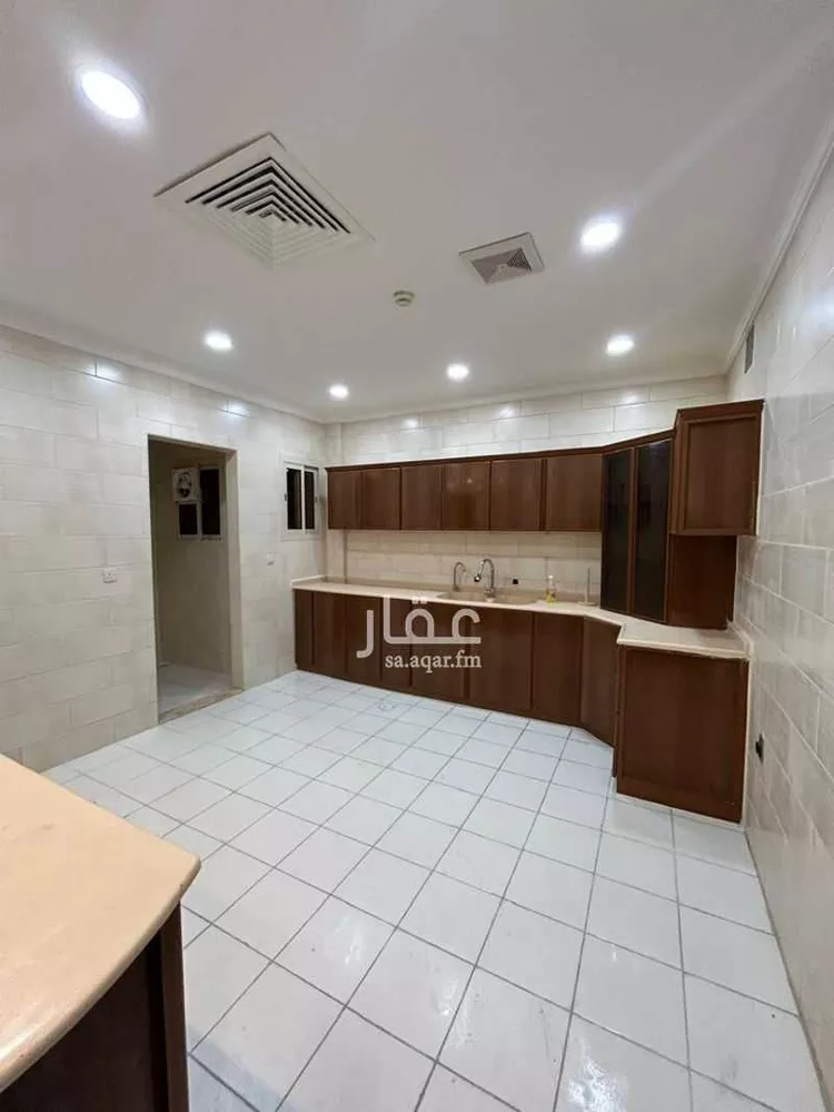 شقة للإيجار في شارع القيصومة, حي الحمراء, مدينة الخبر, المنطقة الشرقية 7