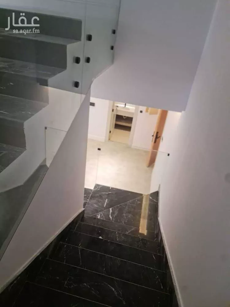 فيلا للإيجار في شارع خليفة بن بديع, حي المحمدية, مدينة الرياض, منطقة الرياض 15