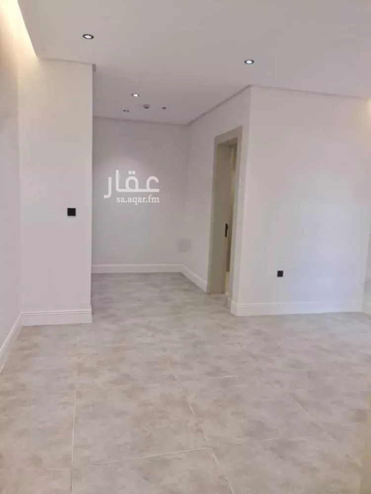 فيلا للإيجار في شارع خليفة بن بديع, حي المحمدية, مدينة الرياض, منطقة الرياض 12